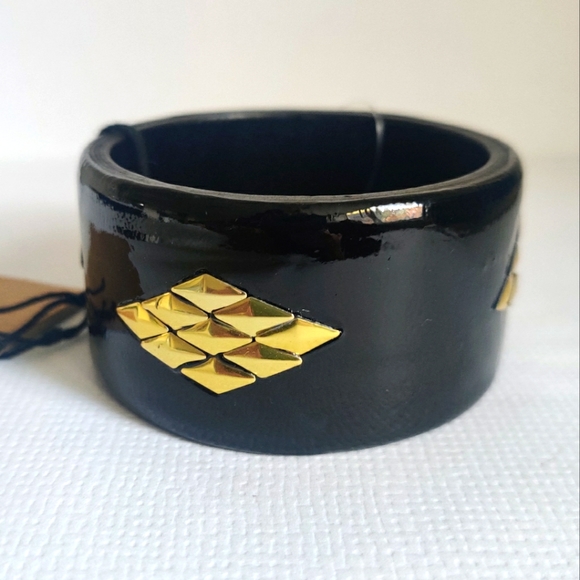 SALE 2/$29 Matt and Nat black and gold lacquer bracelet - Picture 5 of 12